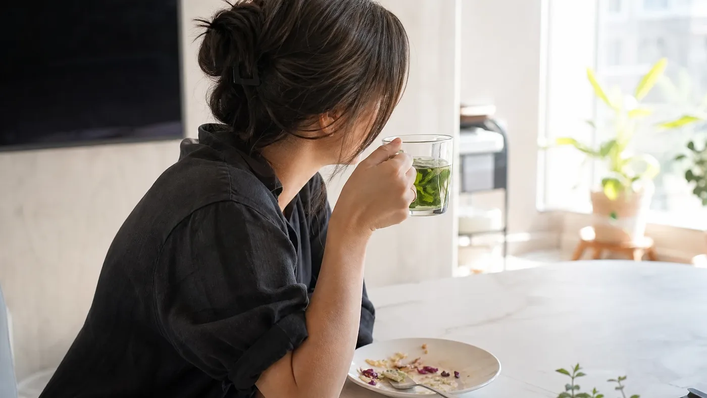 Coriander vs Peppermint Oil for Digestion: Capsule vs Aroma