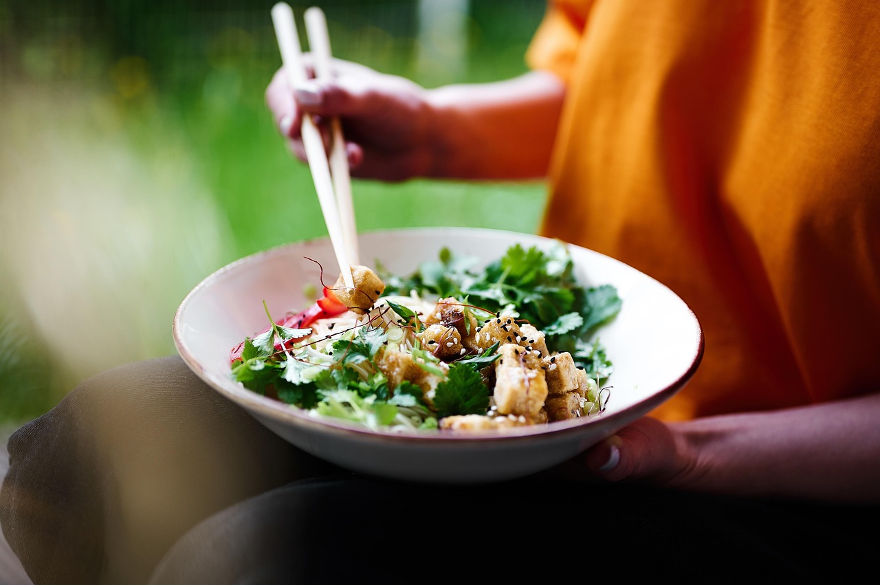 What Does Coriander Oil Smell Like? A Full Scent Profile